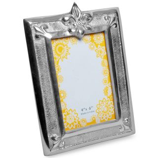 Fleur de lis Aluminum 4x6 inch Frame (LargeSubject VintageFrame SilverImage dimensions 4 inches long x 6 inches wideOuter dimensions 9 inches long x 6 inches wide x 1 inch high )