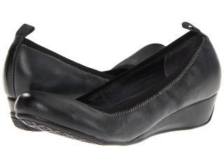 Blondo Ersilia Womens Slip on Shoes (Black)