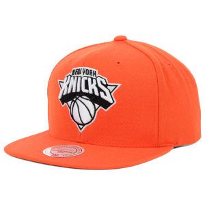New York Knicks Mitchell and Ness NBA Team BW Snapback