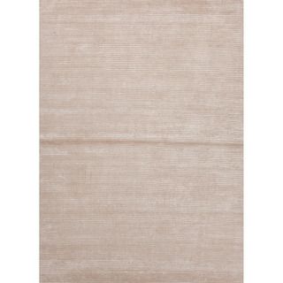 Hand loomed Solid Pattern Brown Rug (8 X 10)