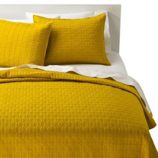 Room Essentials Solid Quilt   Yellow (Full/Queen)