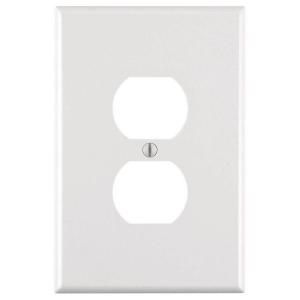 Leviton 1 Gang Jumbo Duplex Outlet Wall Plate   White R52 88103 00W