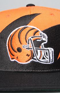 Mitchell & Ness The Cincinnati Bengals Sharktooth Snapback Hat in Black Orange