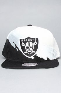 Mitchell & Ness The Oakland Raiders Paintbrush Snapback Hat in Black