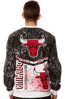 Mitchell & Ness Sweatshirt Chicago Bulls Stand Crew Fleece in Red