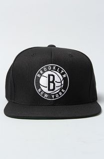 Mitchell & Ness The Brooklyn Nets Standard Logo Snapback Cap in Black White
