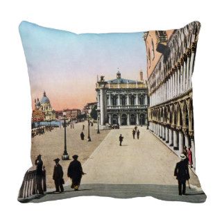 Replica VIntage Image, Venice 1910 Throw Pillows