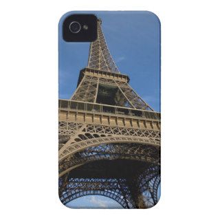 A view of the Eiffel Tower below iPhone 4 Case Mate Cases