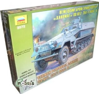 Zvezda Models Sd. Kfz. 251/1/Ausf. B Model Kit Toys & Games