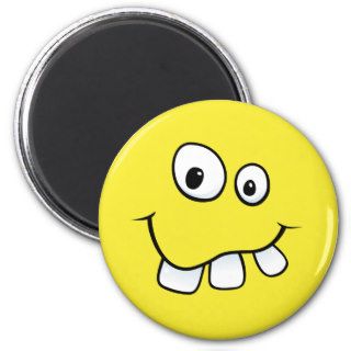 Funny goofy smiley face with big teeth, yellow magnet