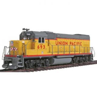 Wm. K. Walthers, Inc. / PROTO  1000 HO Scale Diesel EMD GP15 1 Powered Union Pacific(R) #693 Toys & Games