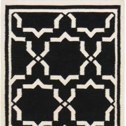 Safavieh Geometric Handwoven Moroccan Dhurrie Black/ Ivory Wool Rug (2'6 x 12') Safavieh Runner Rugs