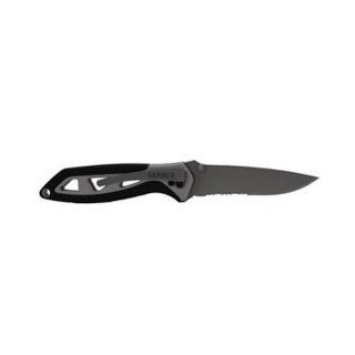 Gerber Blades Outrigger "Serrated Edge Boxed"  Hunting Folding Knives  Sports & Outdoors