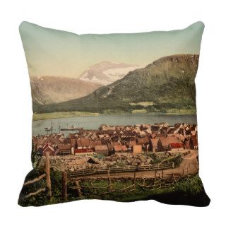 Tromso, Troms, Nord Norge, Norway Pillows