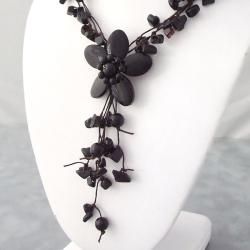Onyx Stone Flower Cluster Necklace (Thailand) Necklaces