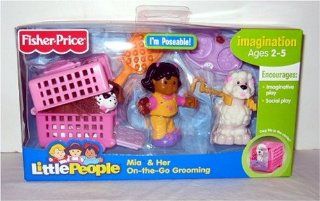 Fisher Price World of Little People Mia and Her On The Go Grooming Toys & Games