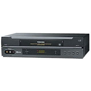 Toshiba W627   VCR   VHS   4 head(s) Electronics