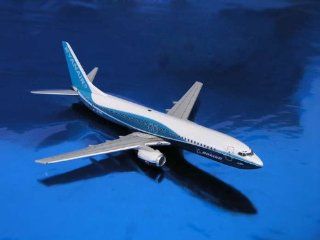 Gemini Jets 250 Ryanair (Ireland) 737 800 Model Airplane Toys & Games