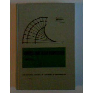 Curves and Their Properties (Classics in Mathematical Education Volume 4). Robert C. Yates Books