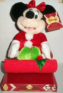 Minnie Mouse Animated Musical Lighted Christmas Plush on Sled   Plush Animal Toys