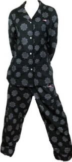 Patriots Black Flannel Snowflake Womens Pajamas Set (X Large) Sports & Outdoors