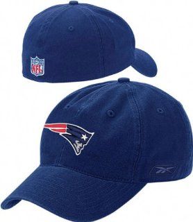 New England Patriots  Navy  Fitted Sideline Slouch Hat  Baseball Caps  Sports & Outdoors