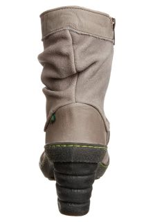 El Naturalista Boots   beige