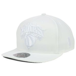 New York Knicks Mitchell and Ness NBA Under White Fitted Hat