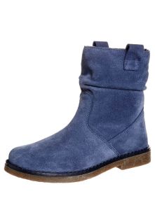 fullstop.   Boots   blue