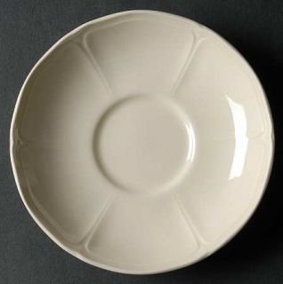 Wedgwood QueenS Plain Saucer, Fine China Dinnerware   QueenS Shape, Off White