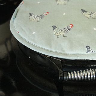 chicken round hob cover by sophie allport