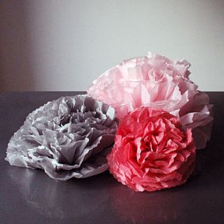 custom handmade pom paper flowers by pearl and earl