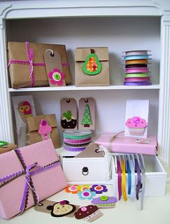 gift wrap accessories by paper and string