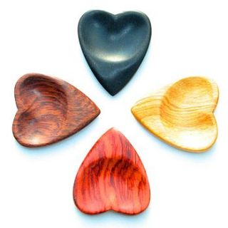 heart tones guitar plectrums in a gift tin by timber tones