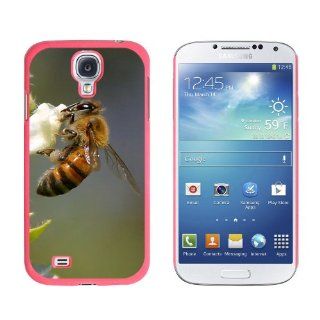 Graphics and More Bee On Flower Snap On Hard Protective Case for Samsung Galaxy S4   Non Retail Packaging   Pink Cell Phones & Accessories