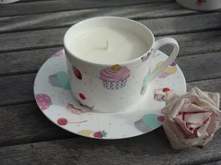 cupcake teacup candle by the dizzy flea