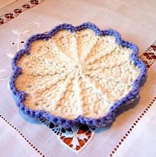 handmade viola insulating hot pad by cookie crochet
