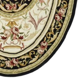 Hand hooked Aubusson Ivory/ Black Wool Rug (7'6 x 9'6 Oval) Safavieh Round/Oval/Square