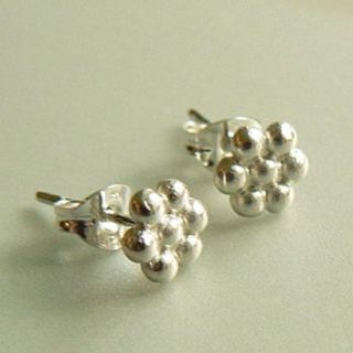 tiny stamen studs by susan kerr jewellery