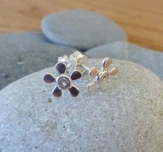 silver dazy swirl flower studs by anne reeves jewellery