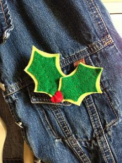 felt holly brooch by the little lancashire smallholding