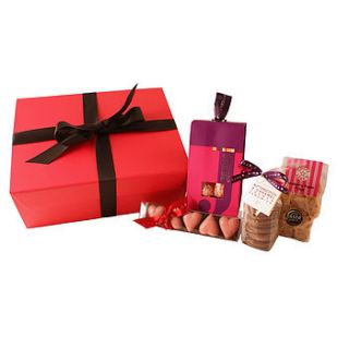 'sweet heart' box by diverse hampers