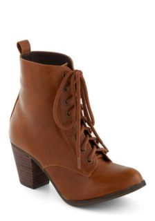 Step it Upright Bootie in Whiskey  Mod Retro Vintage Boots