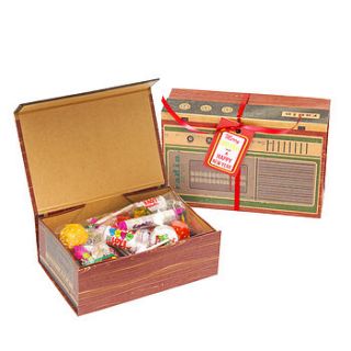 radio box with retro sweets by candyhouse