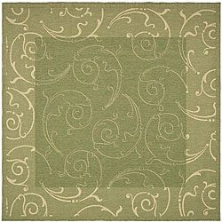 Indoor/ Outdoor Oasis Olive/ Natural Rug (710 Square)