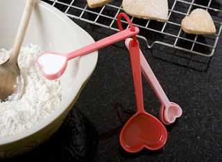 heart shaped measuring spoons by the heart store