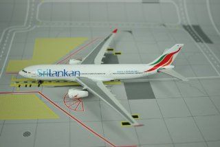 Phoenix SriLankan A330 200 Model Airplane 