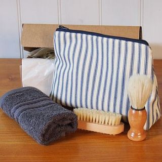 men's wash and shave bag gift set by poppy valentine