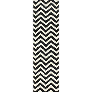 Nuloom Hand tufted Spectrum Chevron Wool Runner (26 X 10)