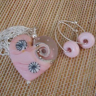 handmade glass heart pendant with earrings by sassy gifts